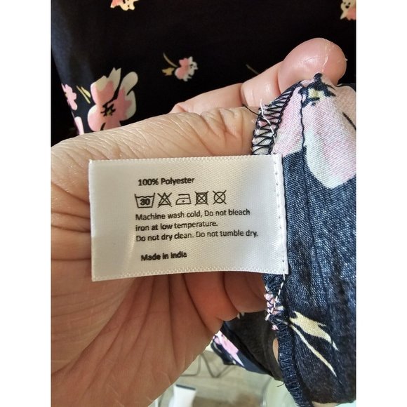 Tamsy Black Crepe Cold Shoulder Long Sleeve Sz XL Loose Fit Top New With Tag - Picture 6 of 7